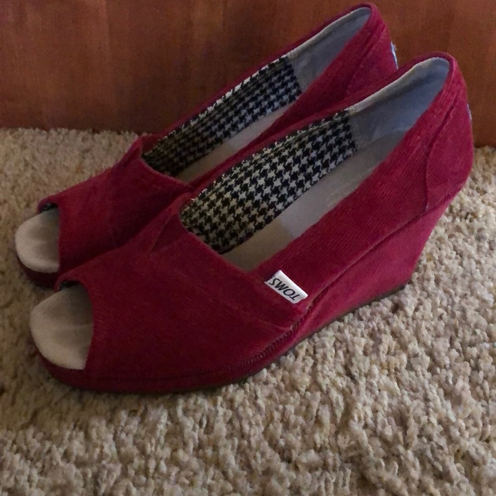 TOMS wedges